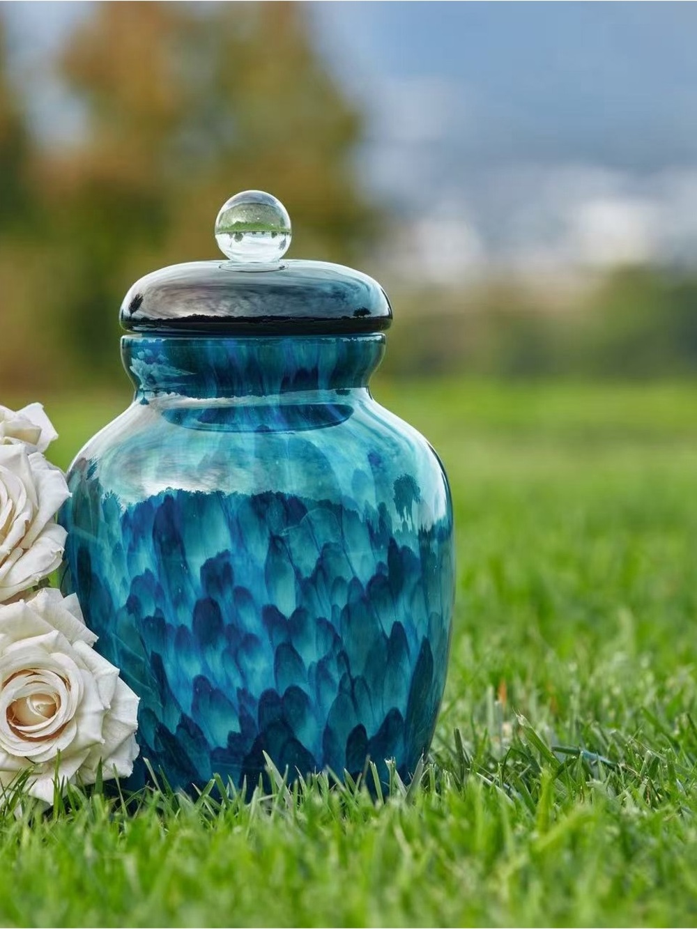 Art Glass Urn / Art Glass blue/ Classic Hand Blown